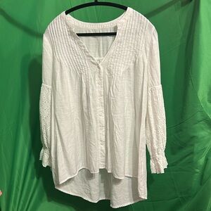 White, Vneck, 3/4 Bell Slv, Hi-low, Lace-pleated-button-down Boho Blouse P2P 20”